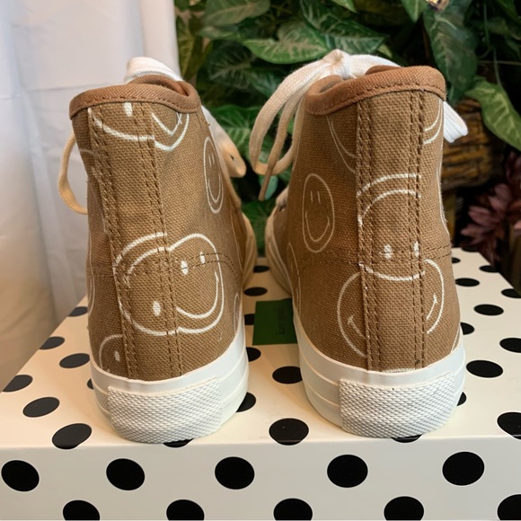 American Eagle Brown Canvas High-Top Sneakers with White Smiley Print - Picture 8 of 14